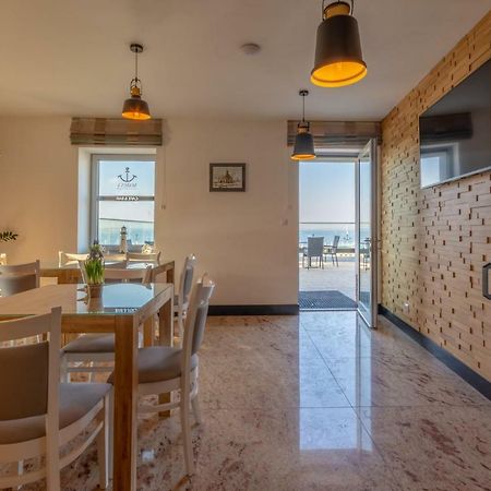 كاميين بومورسكي Marina Pallatium Premium Floor المظهر الخارجي الصورة