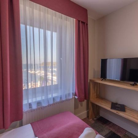 كاميين بومورسكي Marina Pallatium Premium Floor المظهر الخارجي الصورة