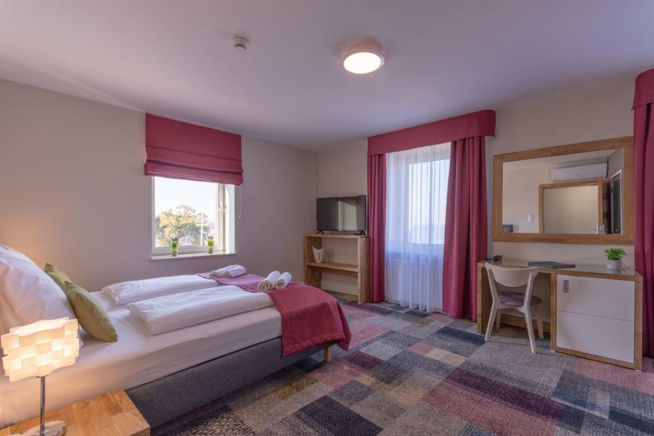 كاميين بومورسكي Marina Pallatium Premium Floor المظهر الخارجي الصورة