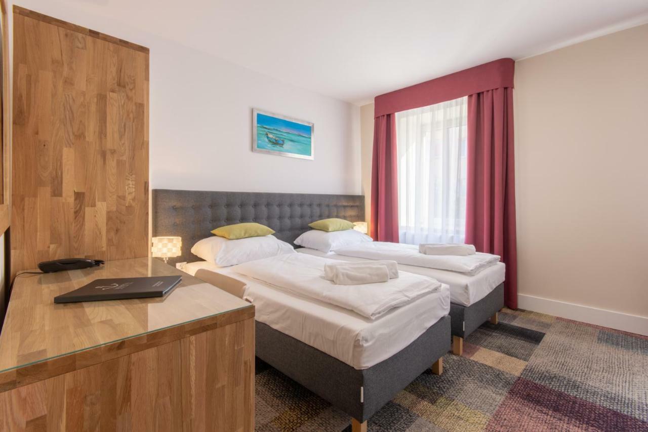 كاميين بومورسكي Marina Pallatium Premium Floor المظهر الخارجي الصورة