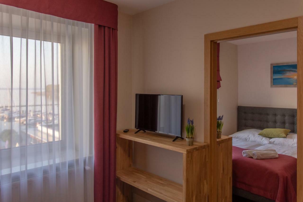 كاميين بومورسكي Marina Pallatium Premium Floor المظهر الخارجي الصورة