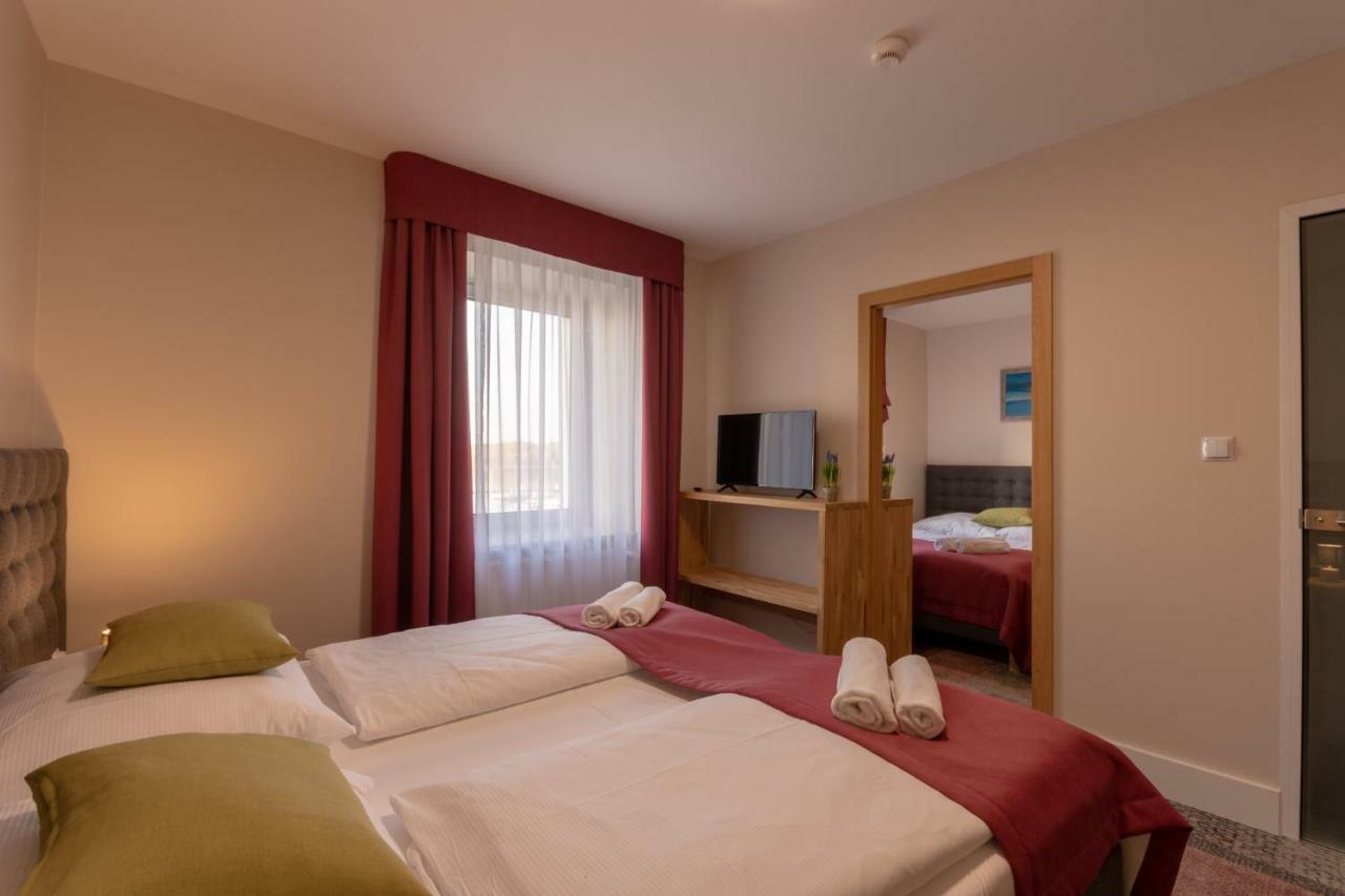 كاميين بومورسكي Marina Pallatium Premium Floor المظهر الخارجي الصورة