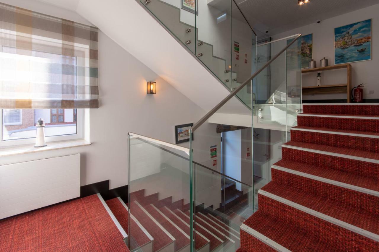 كاميين بومورسكي Marina Pallatium Premium Floor المظهر الخارجي الصورة