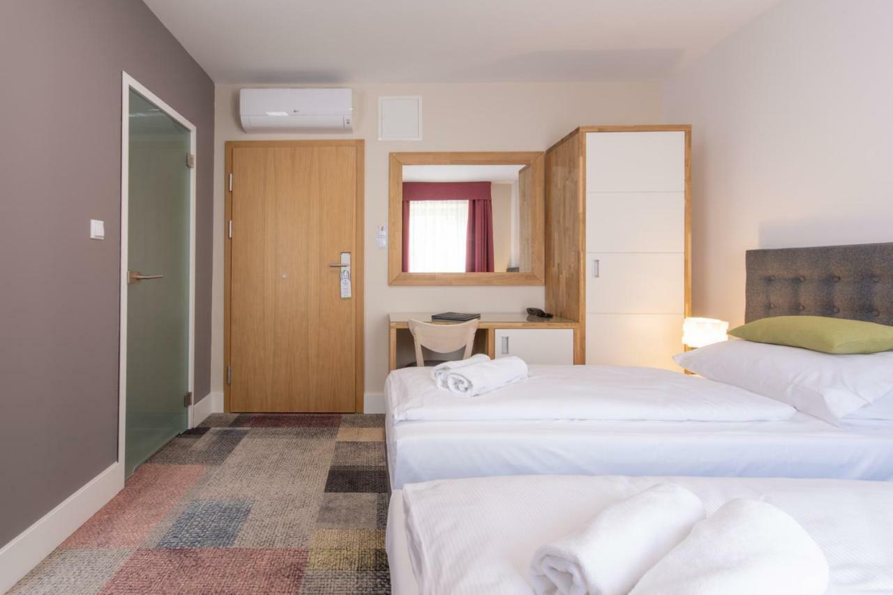 كاميين بومورسكي Marina Pallatium Premium Floor المظهر الخارجي الصورة