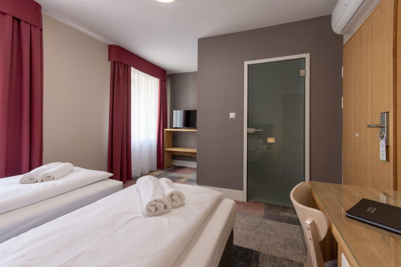 كاميين بومورسكي Marina Pallatium Premium Floor المظهر الخارجي الصورة